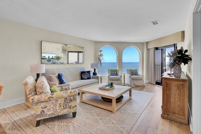 417 Seascape Villas, Oceanfrt Condo, Stunning Ocean Views! Overlooking Pool