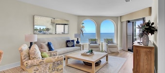 417 Seascape Villas, Oceanfrt Condo, Stunning Ocean Views! Overlooking Pool