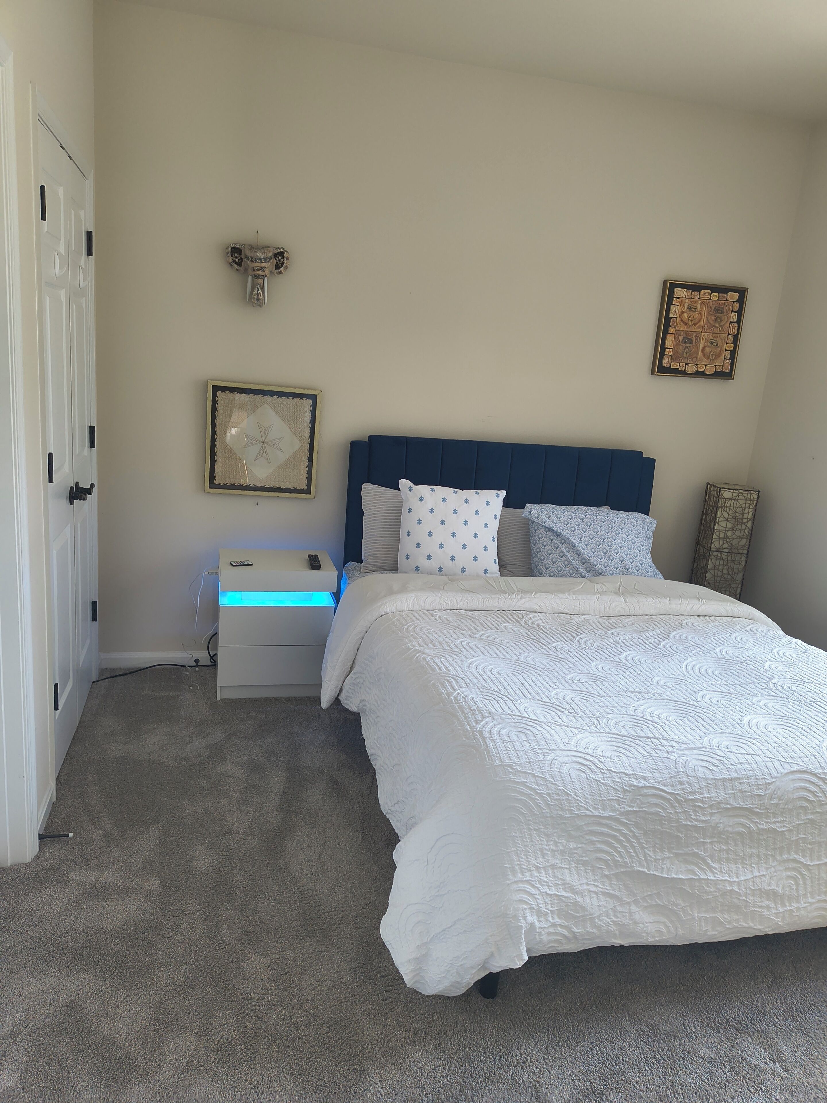 1 habitación, tabla de planchar con plancha, wifi y ropa de cama 