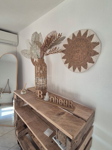 Cozy& Zen rental in Camargue overlooking horses and ponds nature immersion