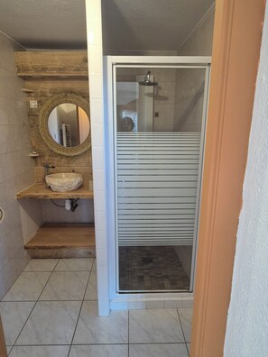 Shower, toilet paper