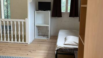 4 多间卧室、熨斗/熨衣板、WiFi、床单