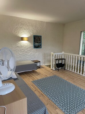 4 bedrooms, iron/ironing board, WiFi, bed sheets - Farmhouse with magnificent view (Oms)