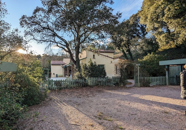 Property grounds - Farmhouse with magnificent view (Oms)