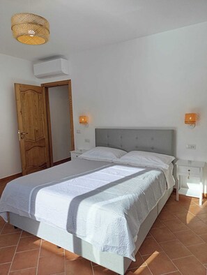 2 bedrooms, iron/ironing board, travel cot, free WiFi