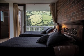 5 bedrooms, iron/ironing board, WiFi, bed sheets
