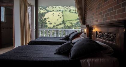 Enjoyable 5-bedroom house with WiFi in Sesquilé