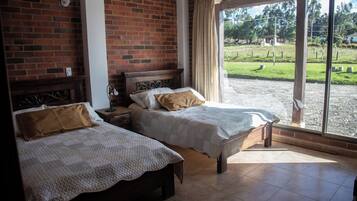 5 soverom, strykejern/-brett, wi-fi og sengetøy