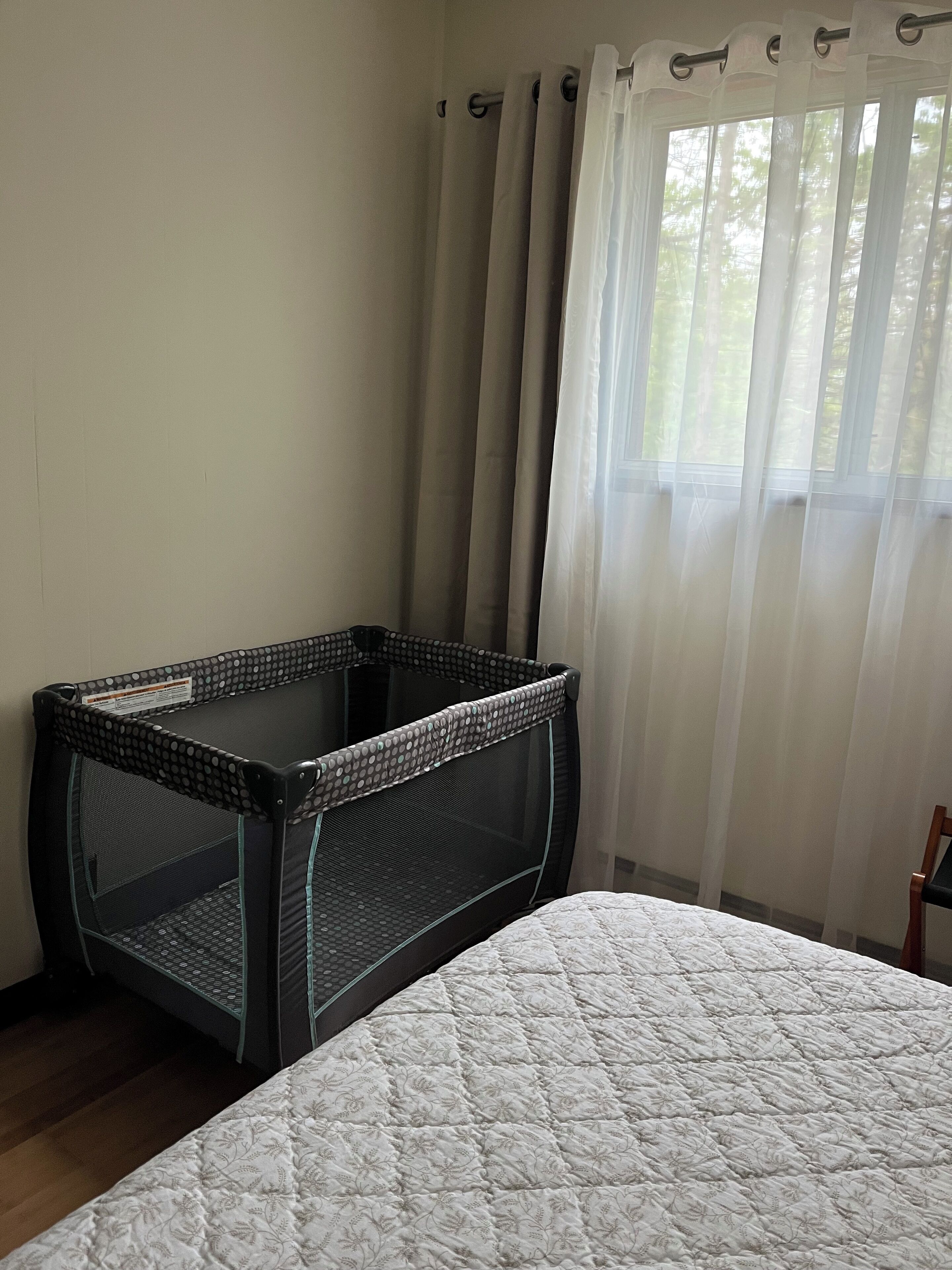 4 slaapkamers, een strijkplank/strijkijzer, wifi, beddengoed