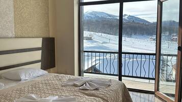 2 bedrooms, in-room safe, blackout drapes, soundproofing