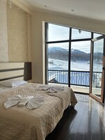 Caja de seguridad en la habitación y cortinas blackout 