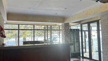 Quầy tiếp tân