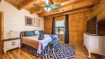 3 makuuhuonetta, silitysrauta/-lauta, Wi-Fi, vuodevaatteet