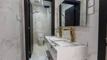 Superior Studio | Bilik Mandi