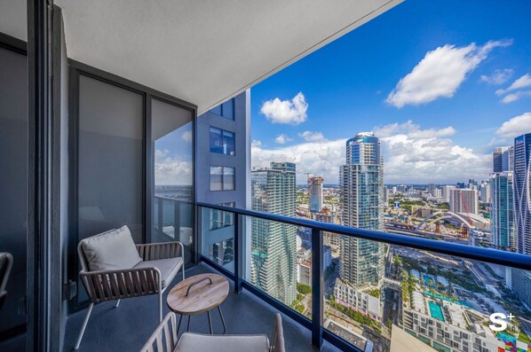 Balcony - Downtown 1BR Apt with Skyline Views (Miami)