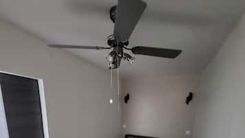 1 soveværelse, sengetøj