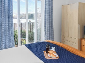 1 camera, Wi-Fi gratuito, lenzuola