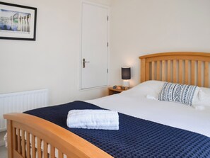 1 bedroom, free WiFi, bed sheets - 1 bedroom accommodation in Saltash (Saltash)