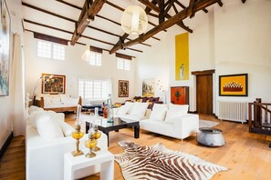 Smart TV, foosball, table tennis