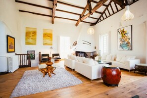 Smart TV, foosball, table tennis