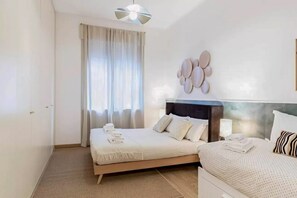 Fer et planche à repasser, accès Internet, draps fournis