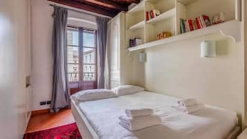 Iron/ironing board, internet, bed sheets