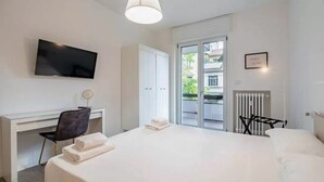 4 quartos, ferros/tábuas de passar roupa, Wi-Fi, roupa de cama