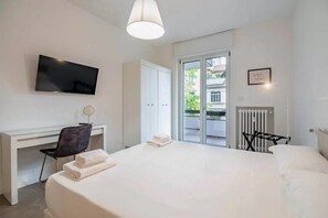 4 bedrooms, iron/ironing board, WiFi, bed sheets - Apartment Ferragni - Four Bedroom Villa, Sleeps 9 (Milan)