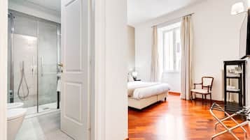 2 bedrooms, iron/ironing board, internet, bed sheets