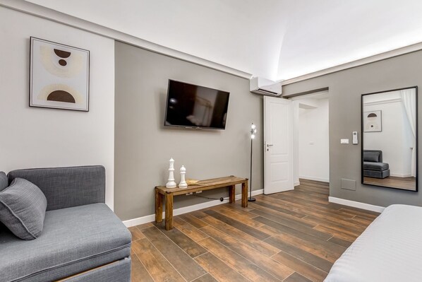 2 habitaciones, tabla de planchar con plancha, wifi y ropa de cama 