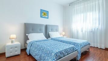 3 bedrooms, iron/ironing board, free WiFi, bed sheets