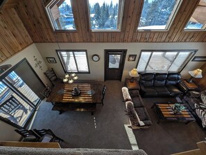 TV, books - Cedar & Sky Retreat- Rustic Lakeview Cabin (Bigfork)