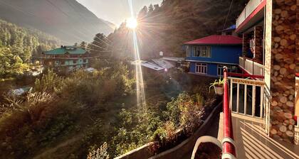 Formosa Offbeat Art House  Kasol wit best view &vibes