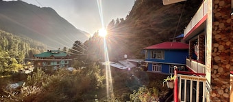 Formosa Offbeat Art House Kasol wit best view &vibes