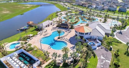 180 Degree Water Views. No rear Neighbours. Games Rm. Spa. Cinema Star Wars.