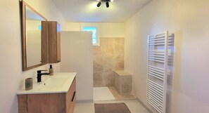 Dusche, Haartrockner, Seife