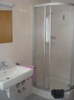 Apartment | Bathroom - Apartment in Gaschurn for 4 People (Gaschurn)