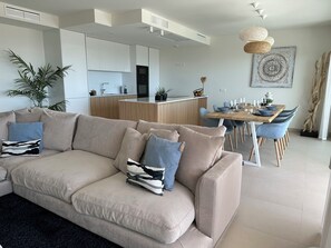 Smart TV, tenis de mesa y estéreo 