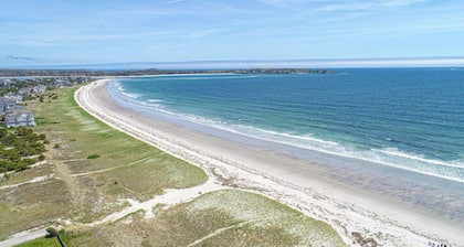 Ultimate Pine Point Beach Family Compound-4 Units, 8 Bedrooms, Yard
