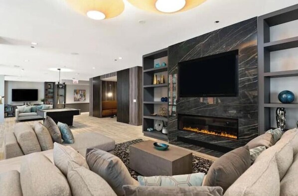 Gallery Detail: Luxury High Rise Retreat Reviews Deals Photos 2026