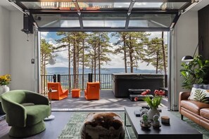 Téléviseur, foyer, jeux vidéo, bureau