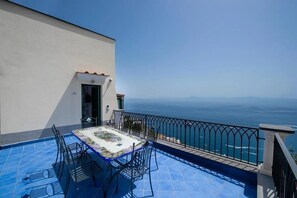 Outdoor dining - Van Gogh Room (Amalfi)