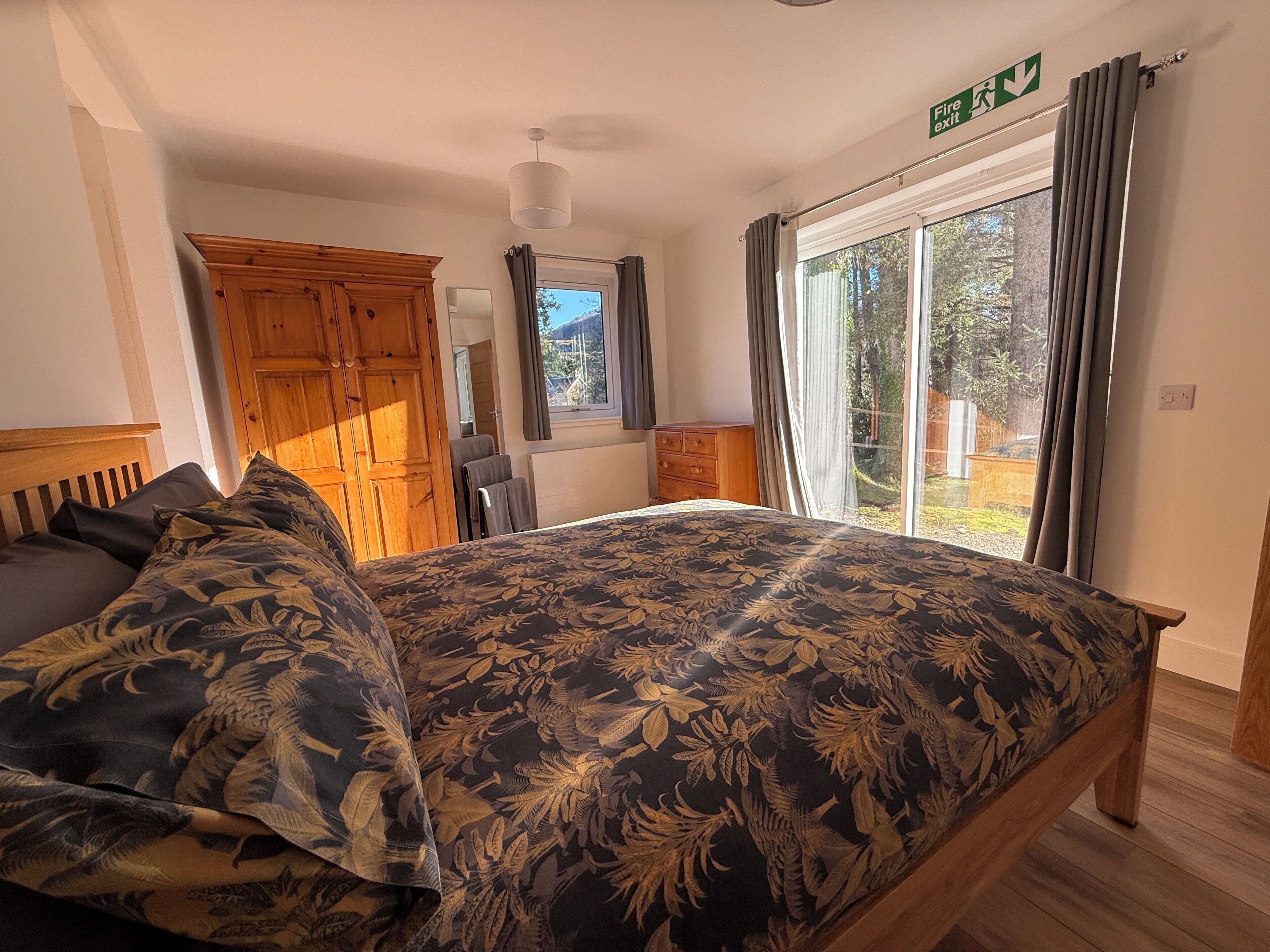 4 bedrooms, iron/ironing board, travel cot, WiFi