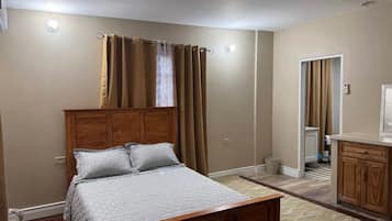 3 makuuhuonetta, silitysrauta/-lauta, Wi-Fi, vuodevaatteet