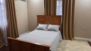 3 makuuhuonetta, silitysrauta/-lauta, Wi-Fi, vuodevaatteet