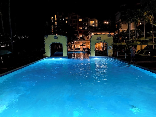 Piscina externa, piscina aquecida