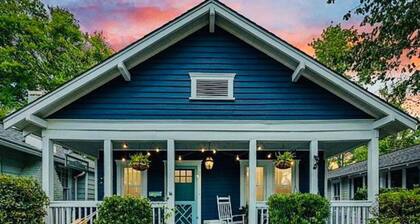 Blue Bungalow~Charming Carolina Place~Mins to Riverfront + UNCW~7 miles to Beach