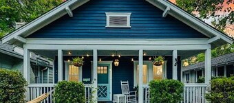 Blue Bungalow~Charming Carolina Place~Mins to Riverfront + UNCW~7 miles to Beach