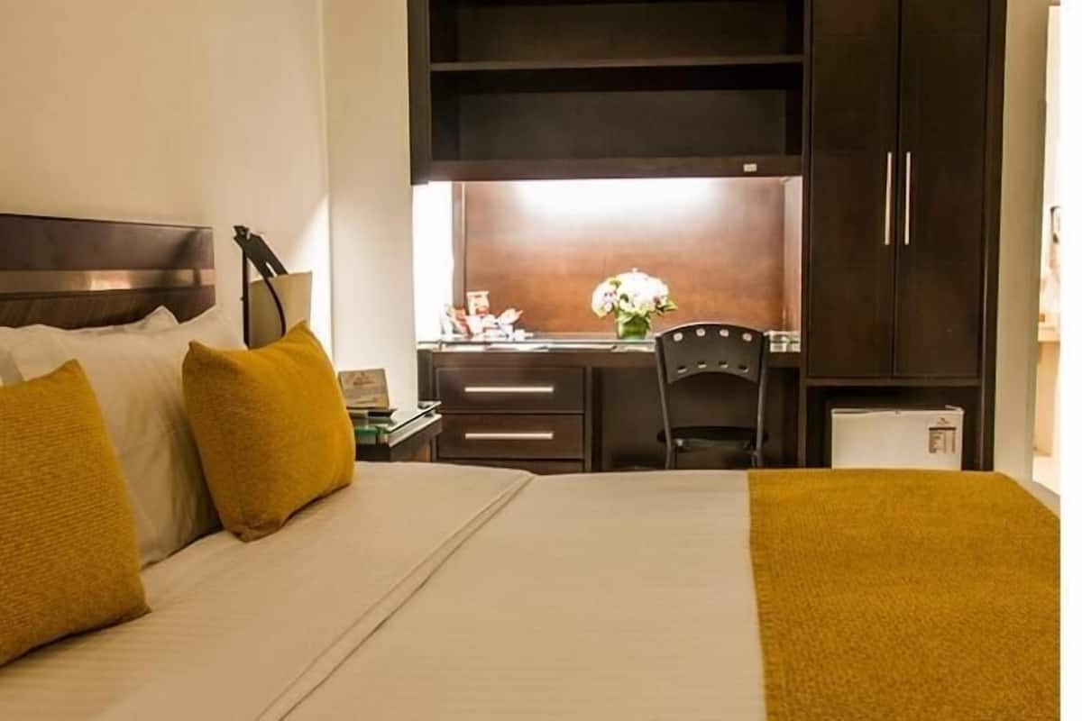 Suite, Balcony, City View