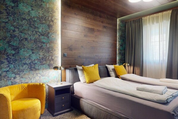 2 bedrooms, iron/ironing board, travel cot, WiFi - Gallery Gardens Apartment (Split)